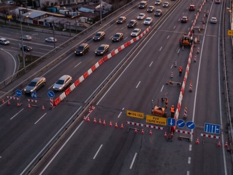 Ретранслятори в Києві допомагають наводити дрони на міські мости